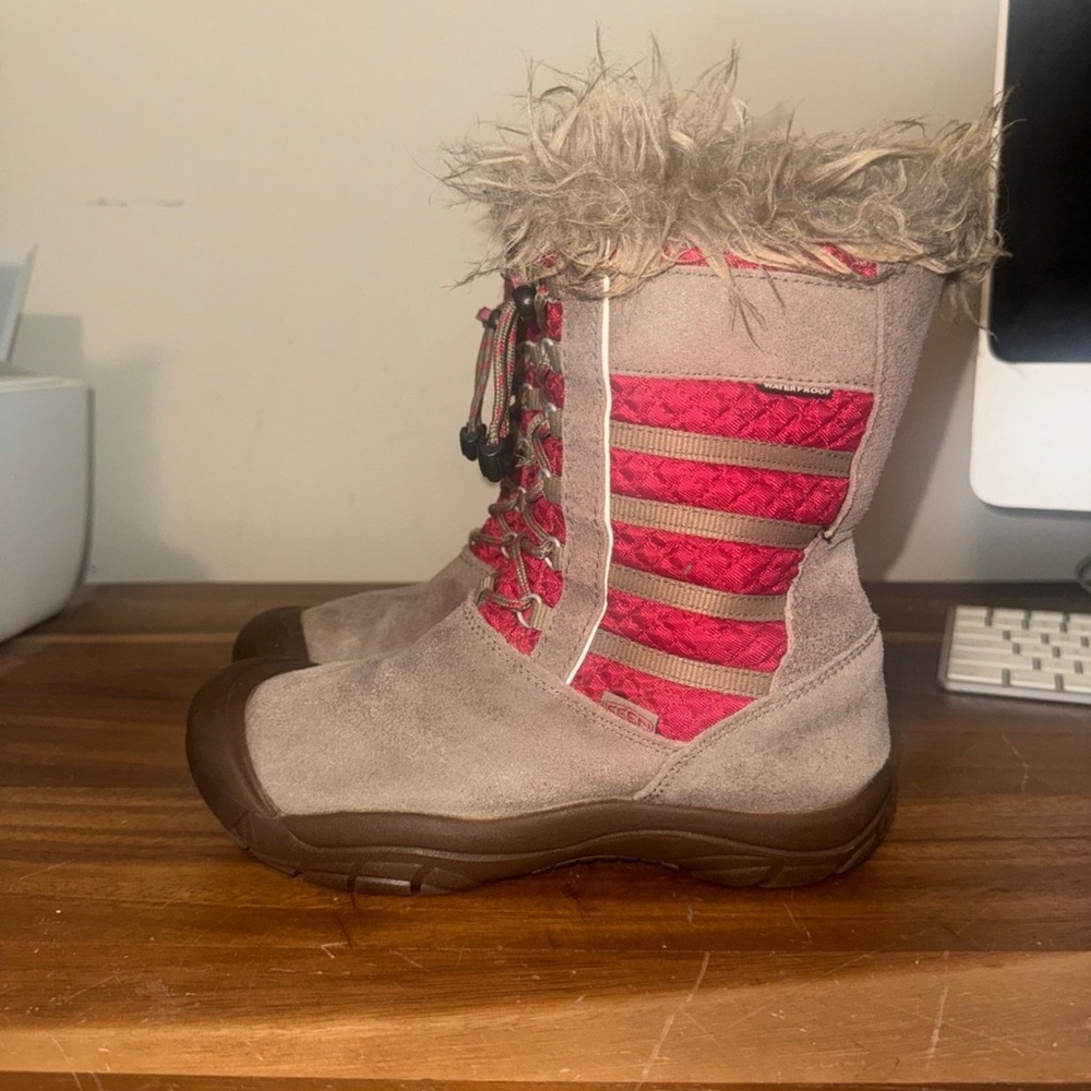 KEEN WAPATO WP GIRL 4 WOMEN 5.5 WATERROOF BRINDLE/CERISE LEATHER BOOTS